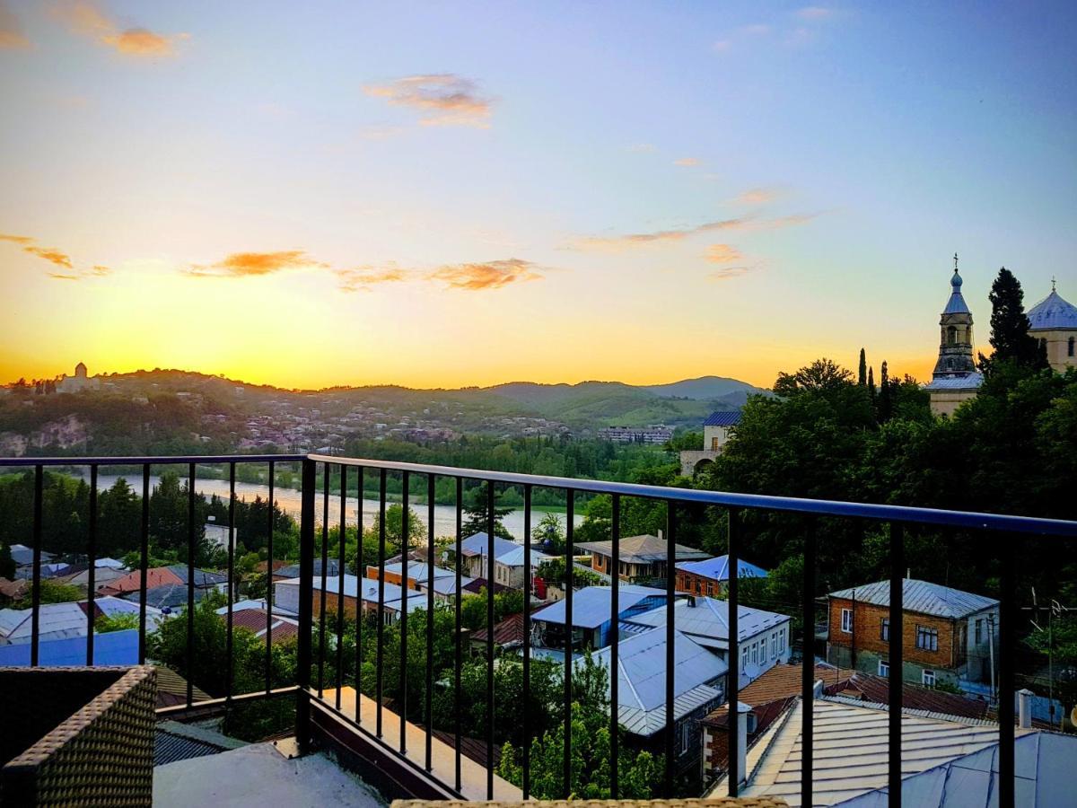 Green Flower Hotel Kutaisi Dış mekan fotoğraf