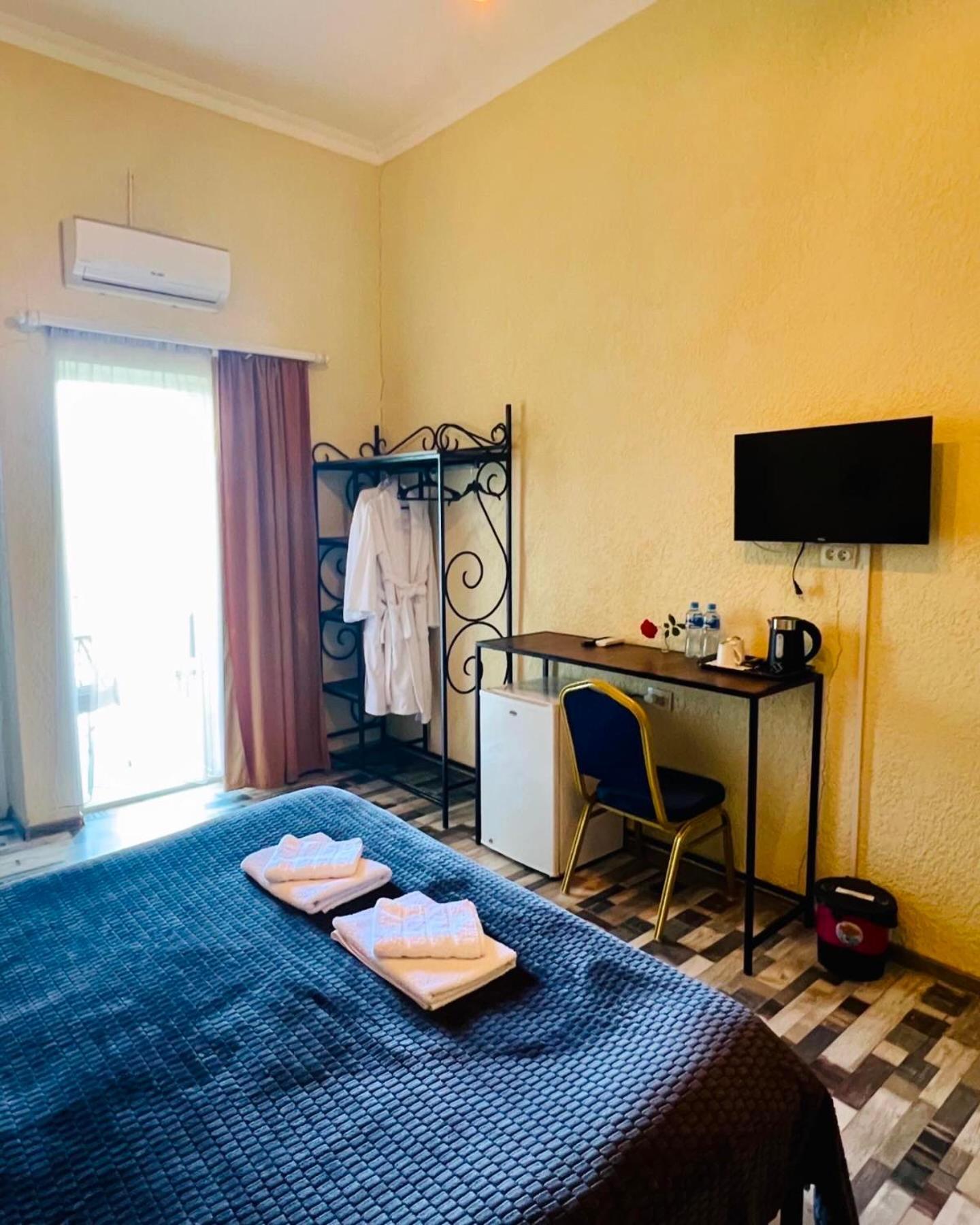 Green Flower Hotel Kutaisi Dış mekan fotoğraf