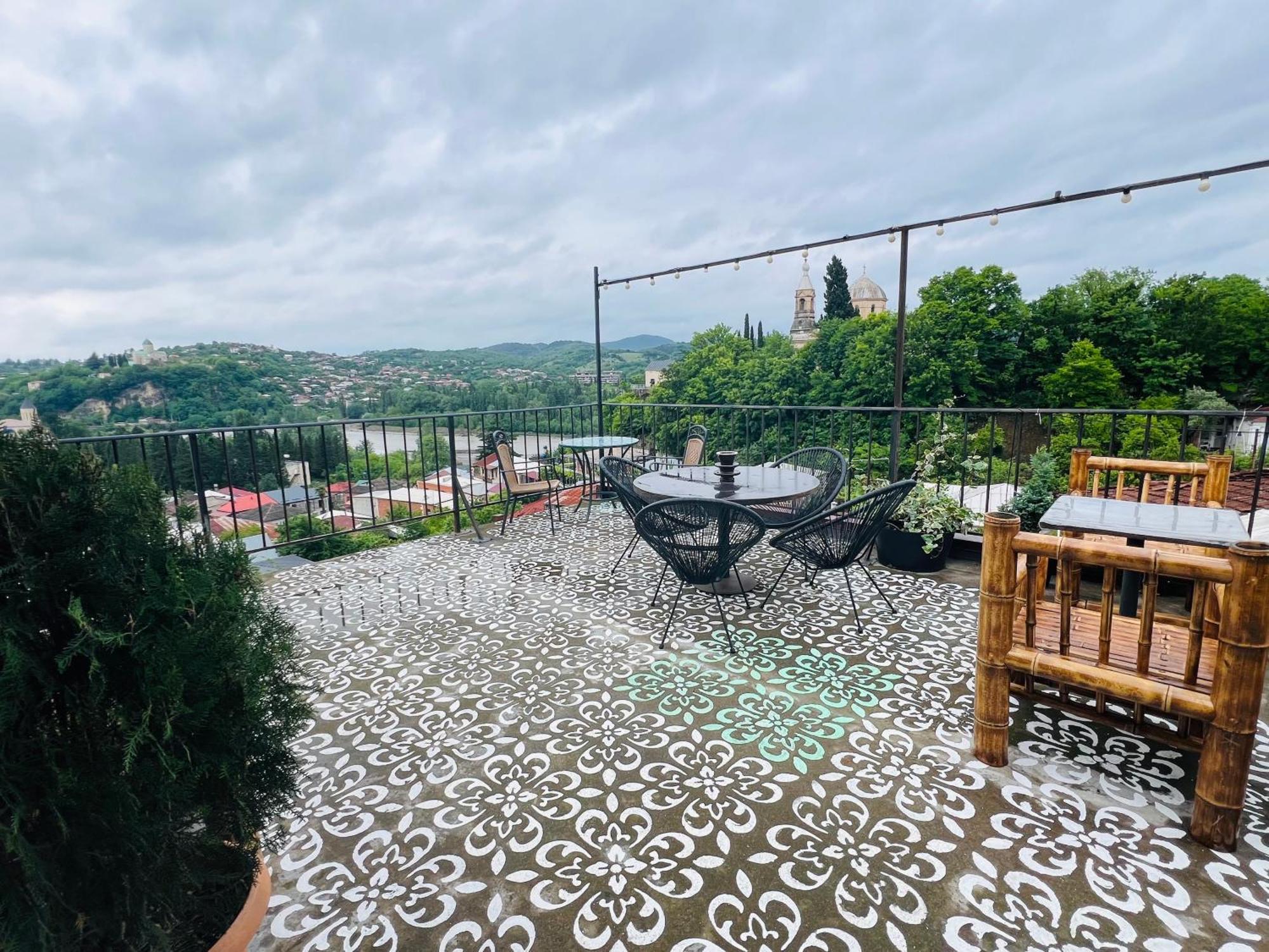 Green Flower Hotel Kutaisi Dış mekan fotoğraf