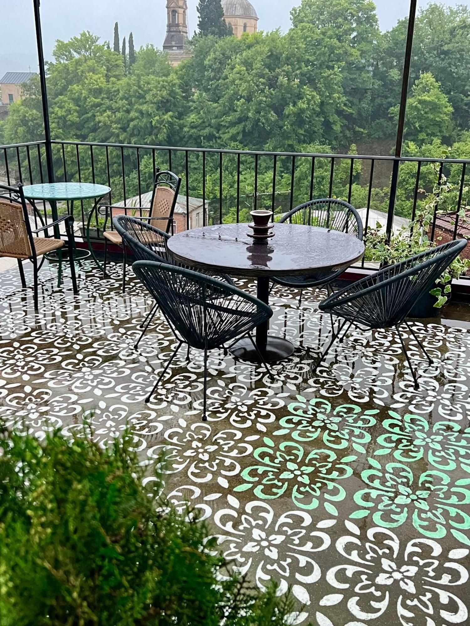Green Flower Hotel Kutaisi Dış mekan fotoğraf