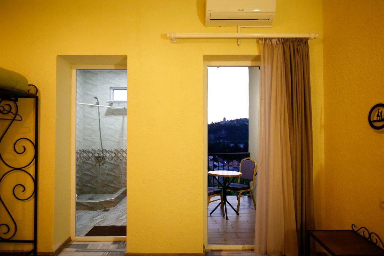 Green Flower Hotel Kutaisi Dış mekan fotoğraf